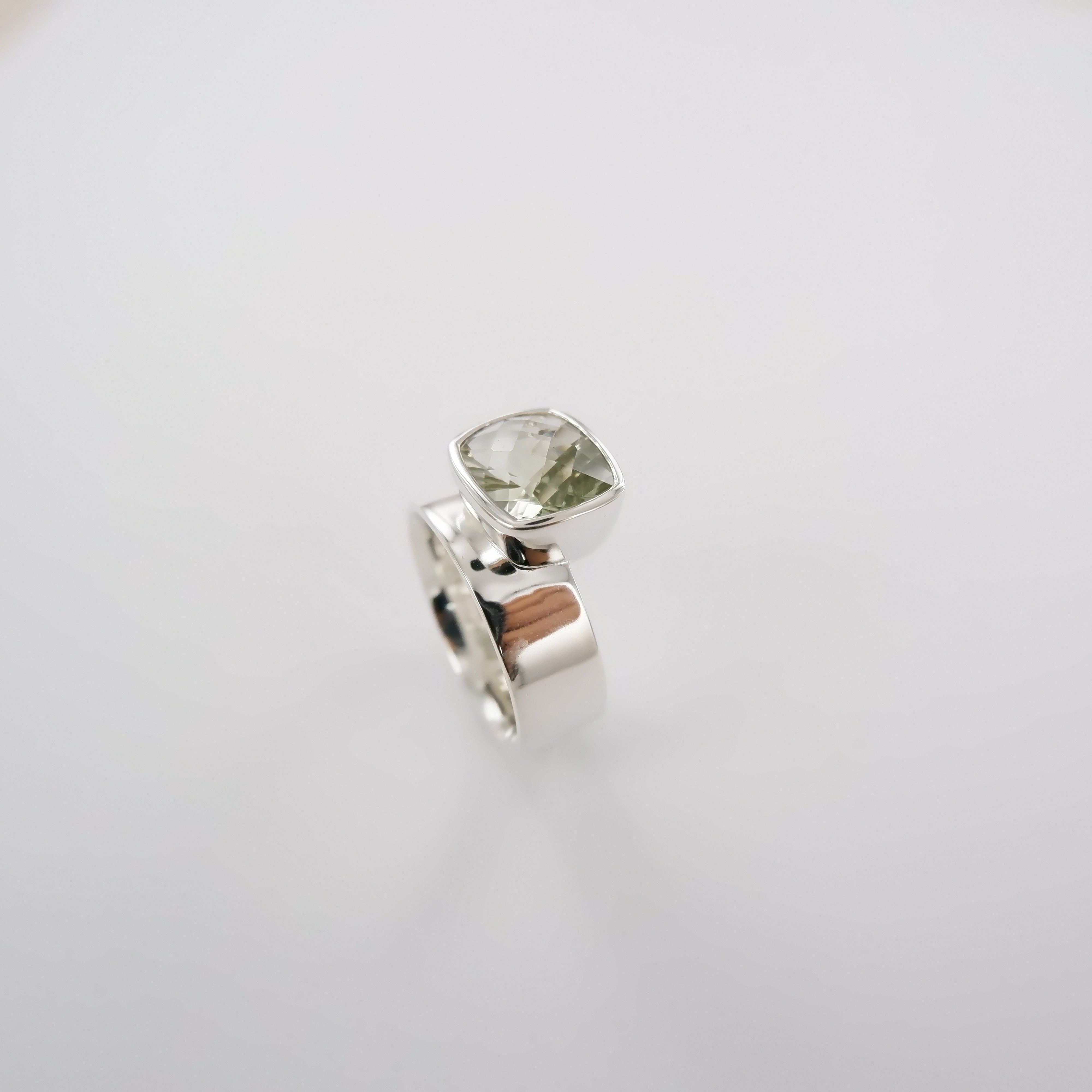 Offset Green Amethyst Ring in Stirling silverAi288