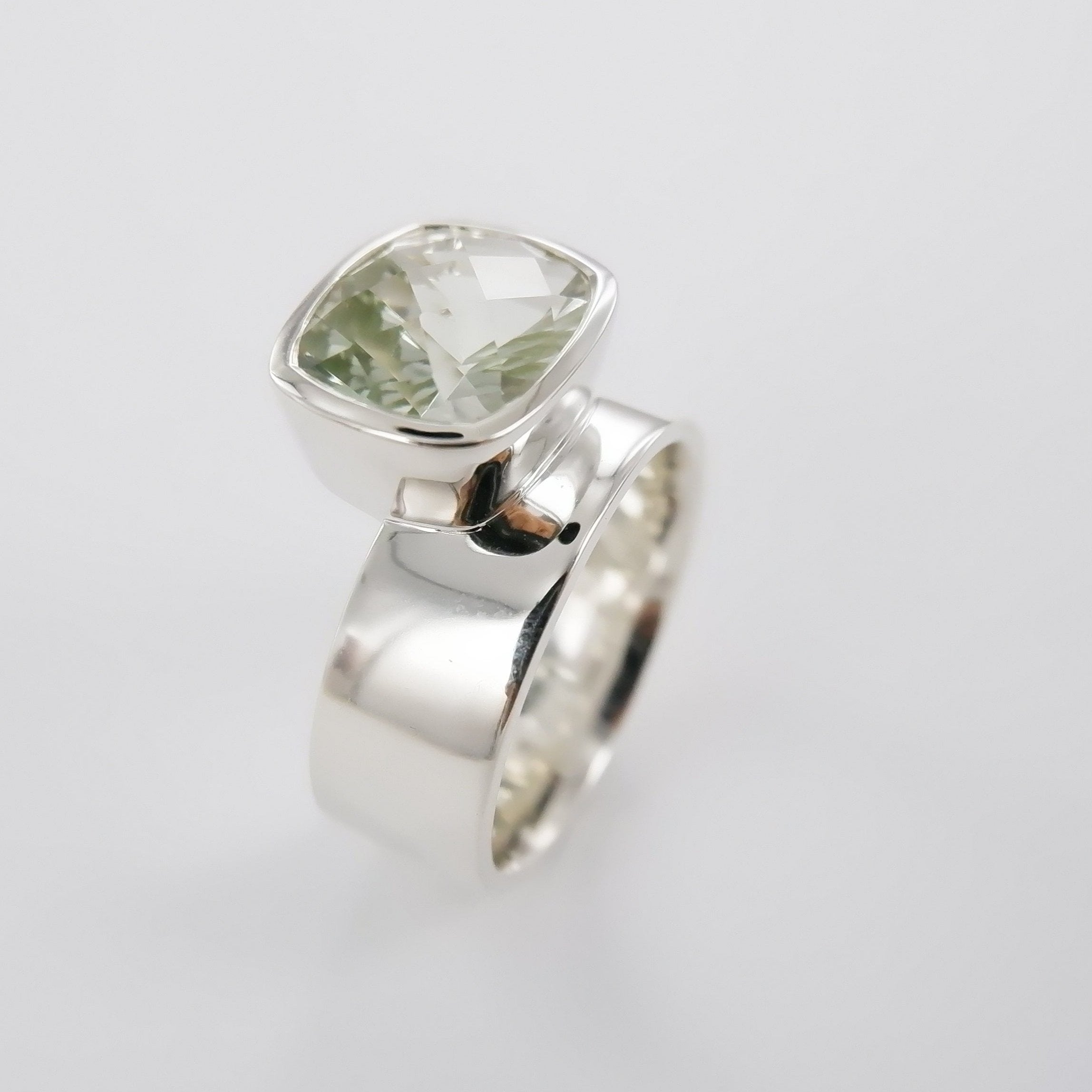 Offset Green Amethyst Ring in Stirling silverAi288