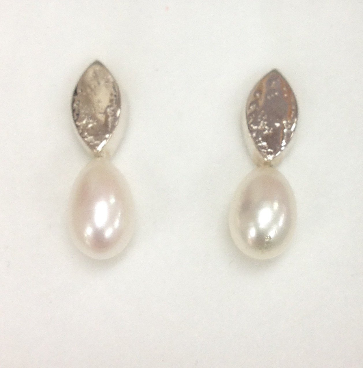 Pearl leafstud Earring Ai169