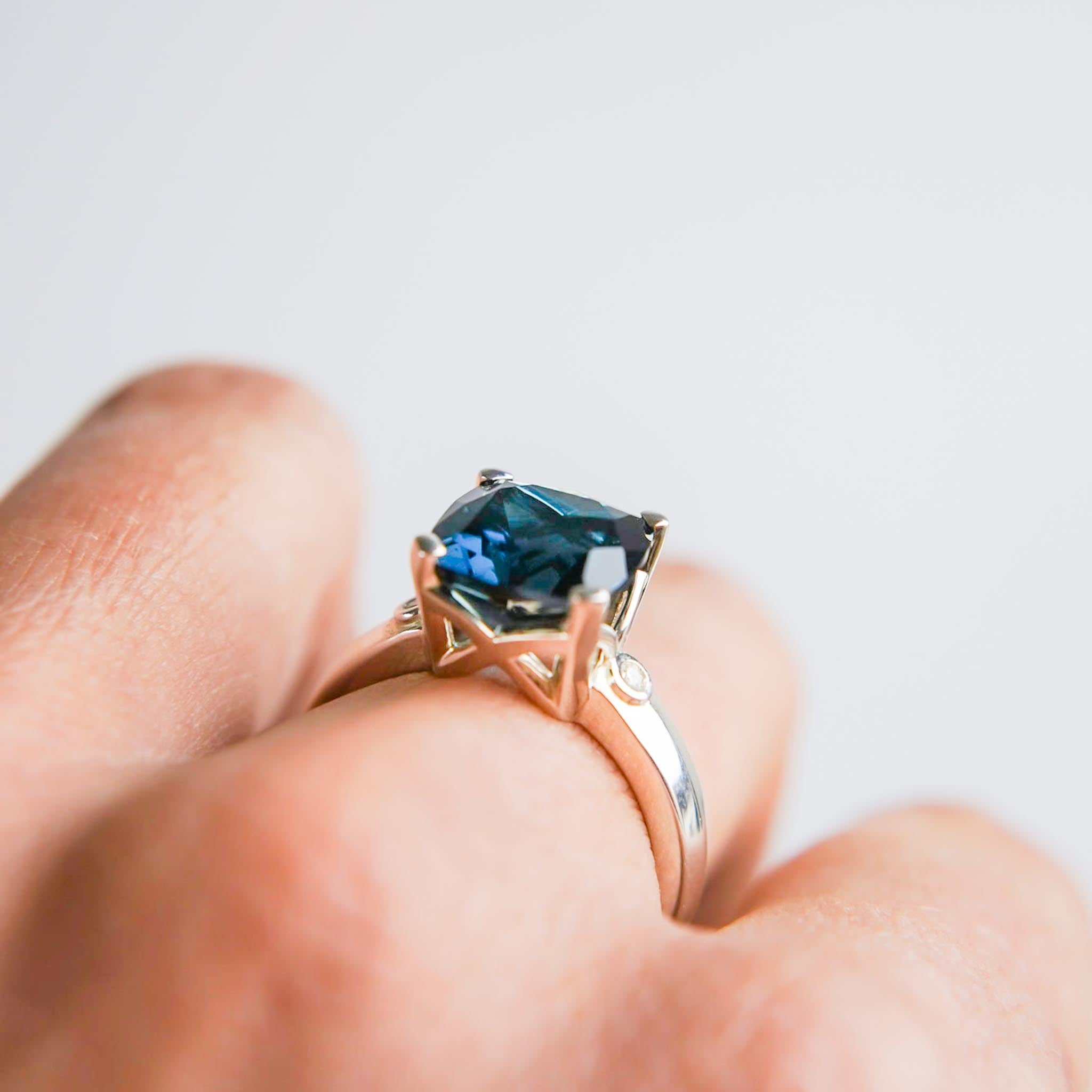 Crosswire ring with cushion Topaz