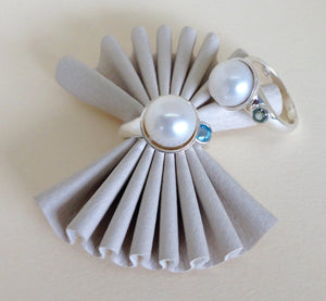 Pearl Ring with Gem accents Ai117